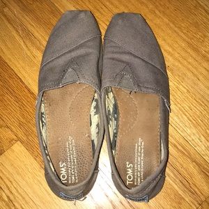 TOMS women’s size 8 Grey